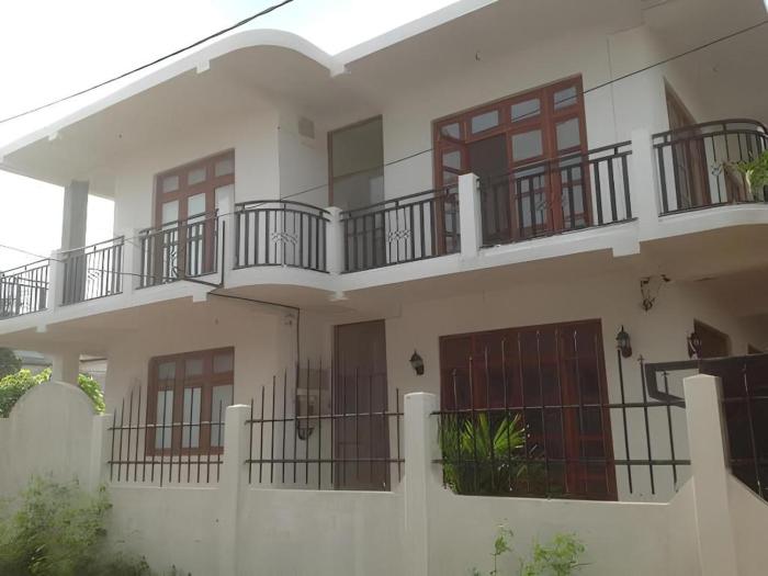 Araliya Blue Beach View Hotel