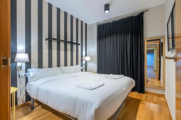 The Collection Barcelona - 2 bedroom with balcony in Eixample 3-2