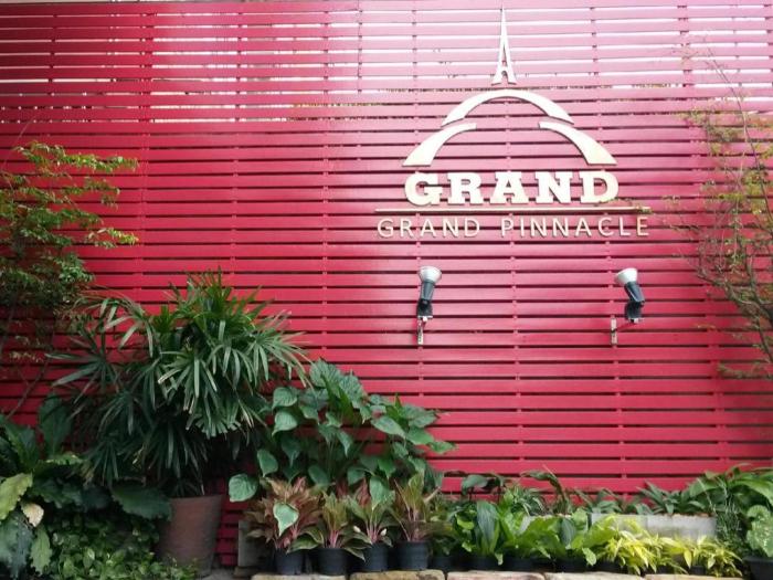 Grand Pinnacle Hotel