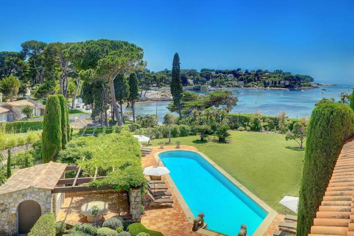 REF 137 - Cap dAntibes seafront - Villa for rent