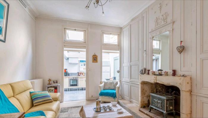 Latypique, au centre ville pour 4 à 5 personnes