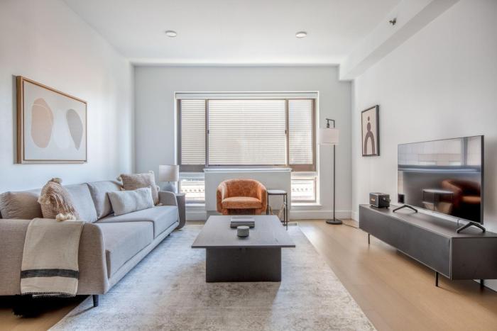 Midtown 2br w wd gym doorman nr Times Sq NYC-1122