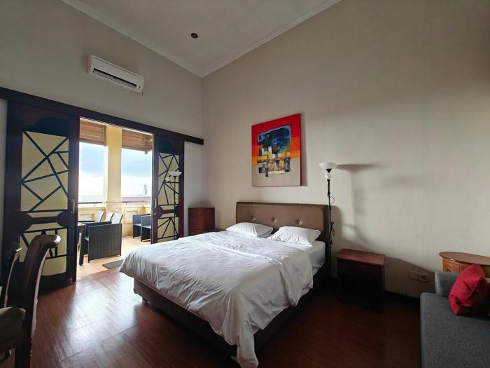 Villa Jessica at Nusa Dua 4BR up to 14 person