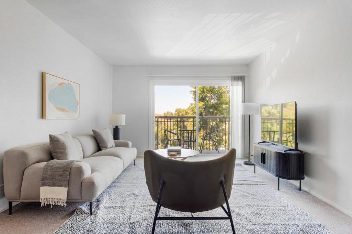 Blueground Hollywood Hills jacuzzi nr Runyon Canyon LAX-1380