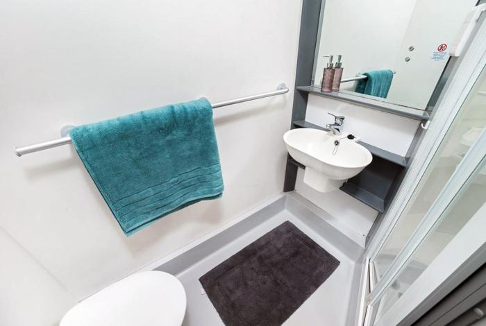 Students Only Bronze Studio Lower Level Islington Residence