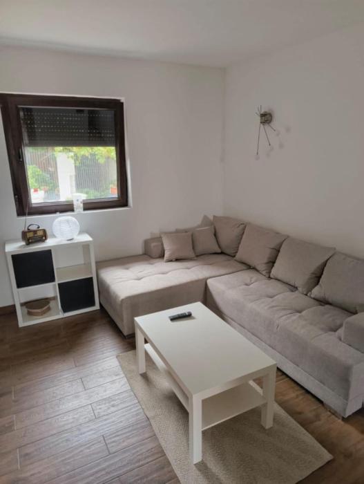 IN Zemun Gardos Apartment