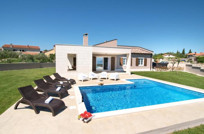 Villa Histria for 6 people near Pula with private pool & sea view