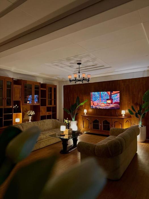 Tropical Lux 5BR Villa Panoramic Isola Bandung