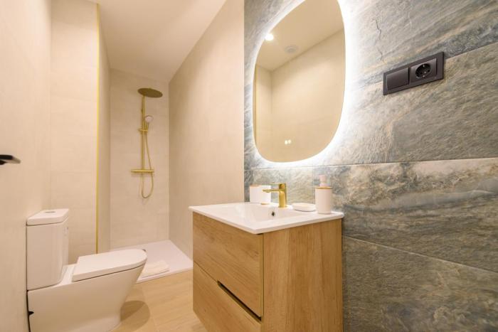 Tu hogar en la ciudad piso de 3 habitaciones 3 baños y todo el confort moderno Madrid AGU230