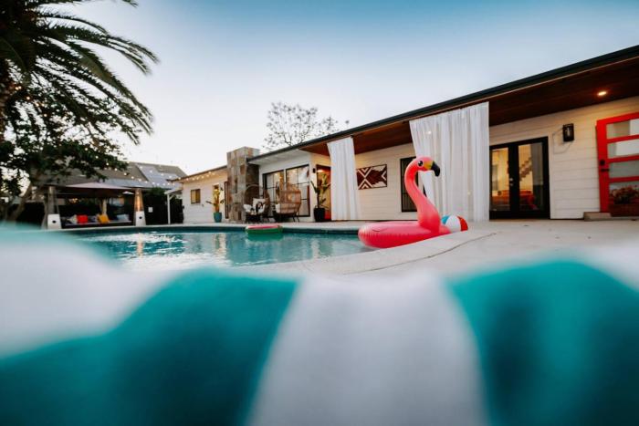 Central SD, Luxury Home and Casita, Pool, BBQ, Sleeps10