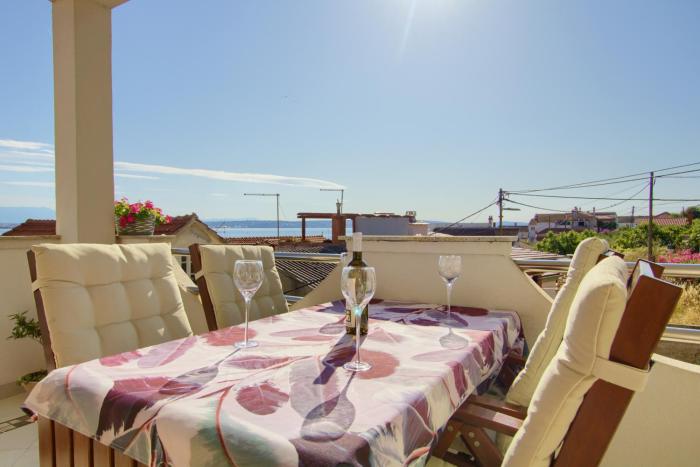 Sea and olive apartment