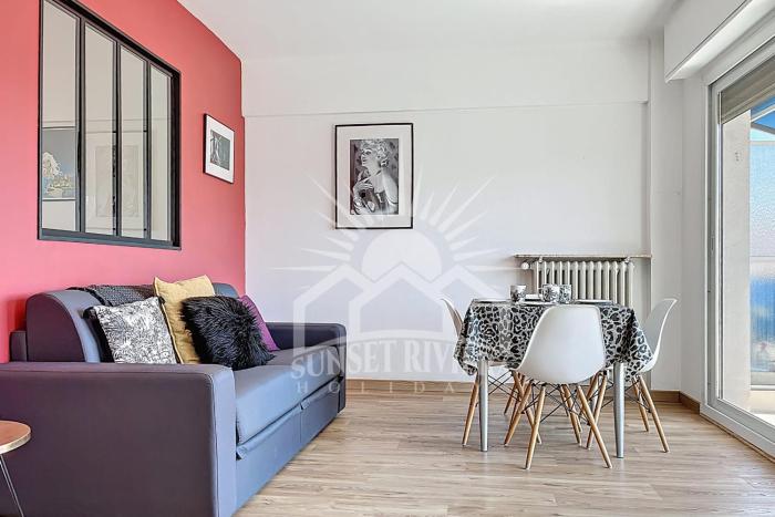 LAIGLON Appartement AirCo in the town center for 4 By Sunset