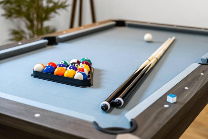 Modern 3BR Home in 2 Nether Hall Near M6 J7 with Hot Tub, Smart TV and Free Parking