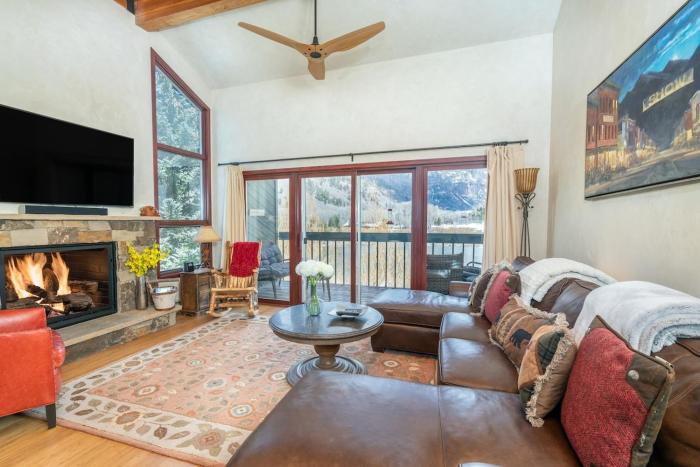 Riverside B201 by Exceptional Stays