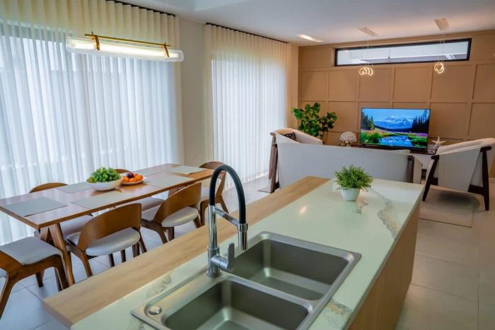 NOK Classy 3BR Villa by Vistacana Rentals