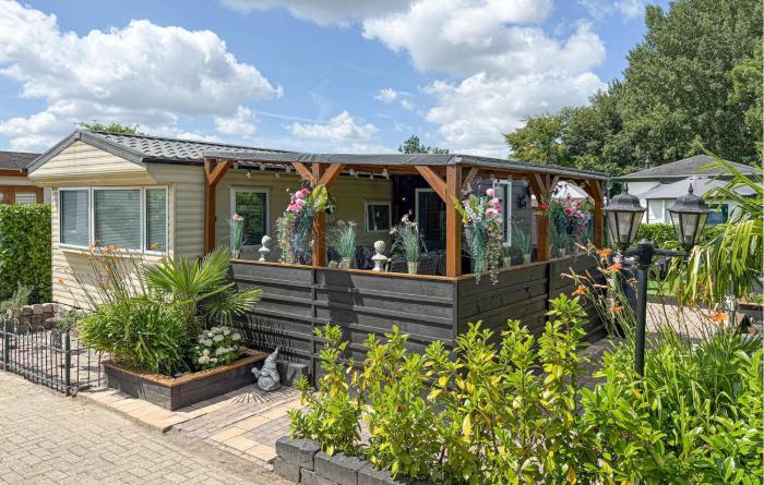 Amazing Home In Elburg With Wifi