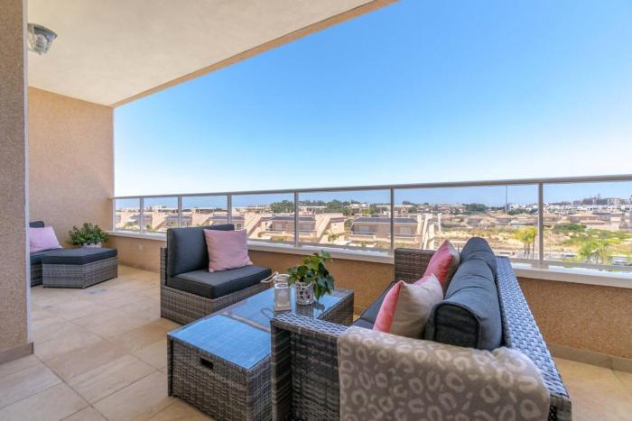 Moderno apartamento vacacional con terraza grande