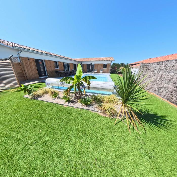 Villa Chrisaline, Centre Moliets, 3 chambres parentales, 10-15 personnes, équipements premium