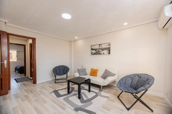 Apartamento en el Cabanyal enfrente de la Marina Real