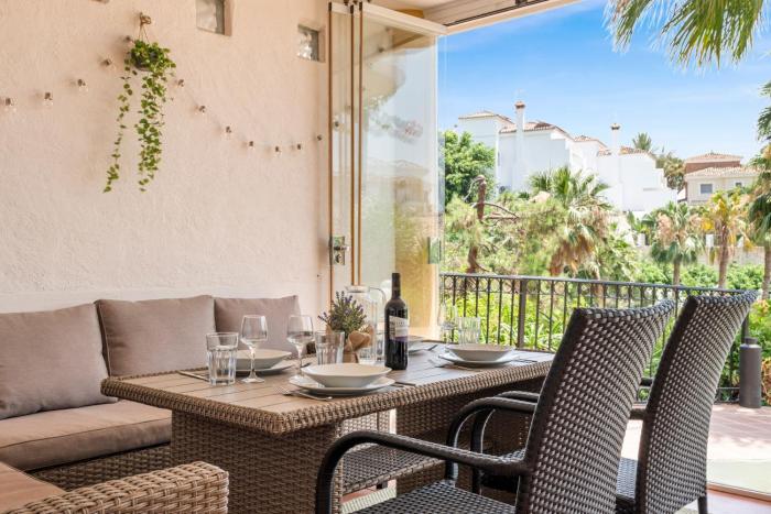 Relax en Calahonda: Jardines y piscina