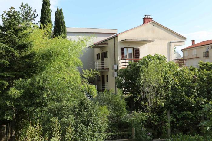 Apartments in Selce 54678