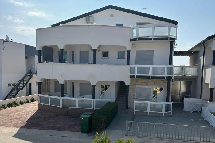 Apartments by the sea Vir - 24777