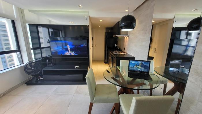 Apartamento com vista p Mar, e Piscina na Cobertura do Prédio