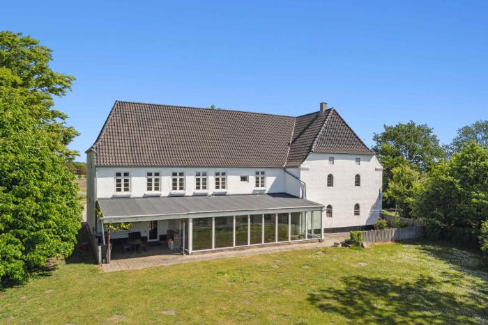 Large Holiday Home Near Tønder