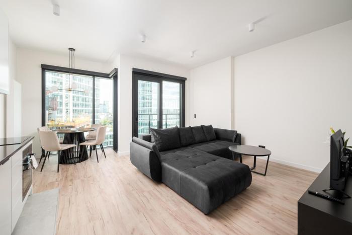 Towarowa Towers Deluxe Studios by BookingHost