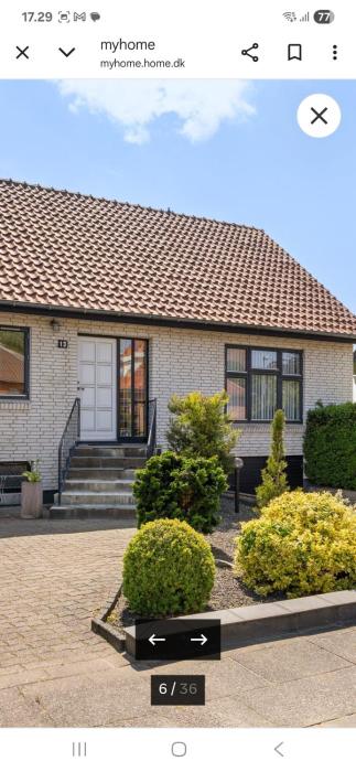 Hel villa med fri parkering centralt beliggende