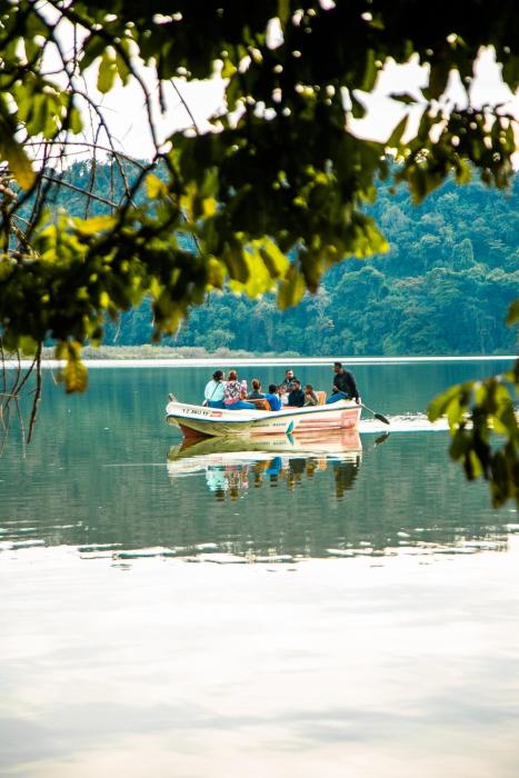 Lake Whispering Home - Bathtub - Breakfast - Lake Path