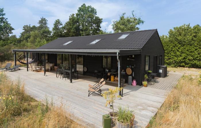 4 Bedroom Nice Home In Ebeltoft