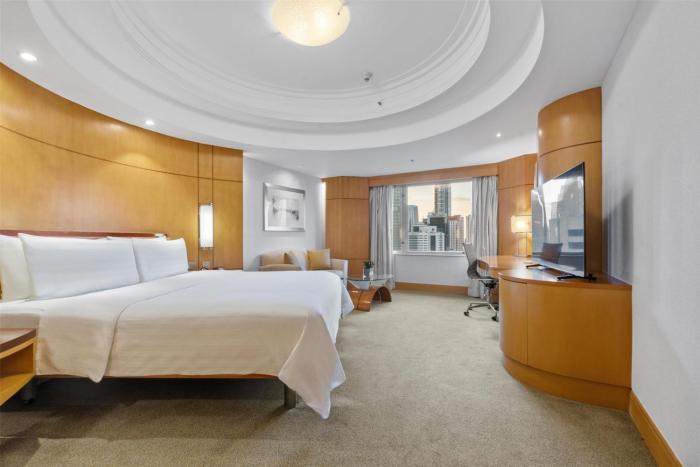 Makati Shangri-La, Manila