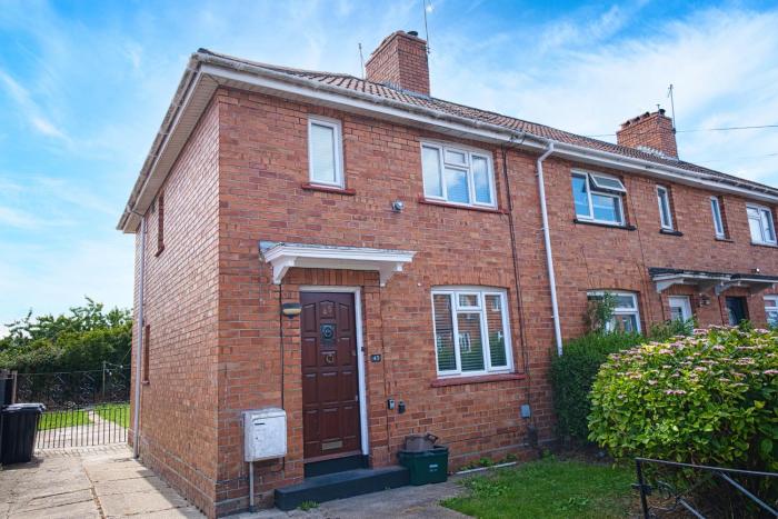 Crediton Cosy 3 Bedroom House - Bristol