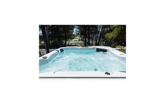 2 Bedroom Gorgeous Apartment In Vodice