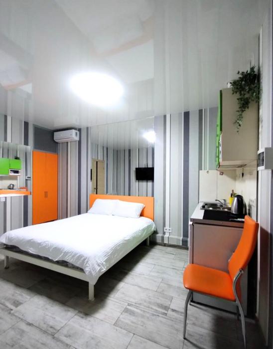 Безпечні апартаменти на цокольному поверсі біля метро