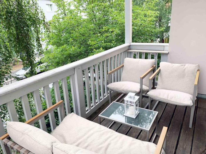 Ruhig zentral Privatparkplatz historischer Stuckaltbau