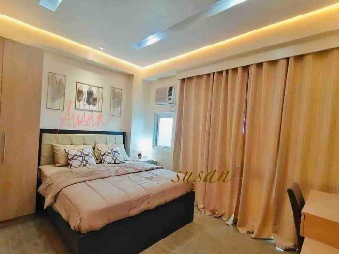 Hotel like Studio with balcony WIFI Neflix at Megaworld Iloilo