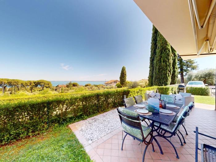 Agape Apartment by Bookinggardalake