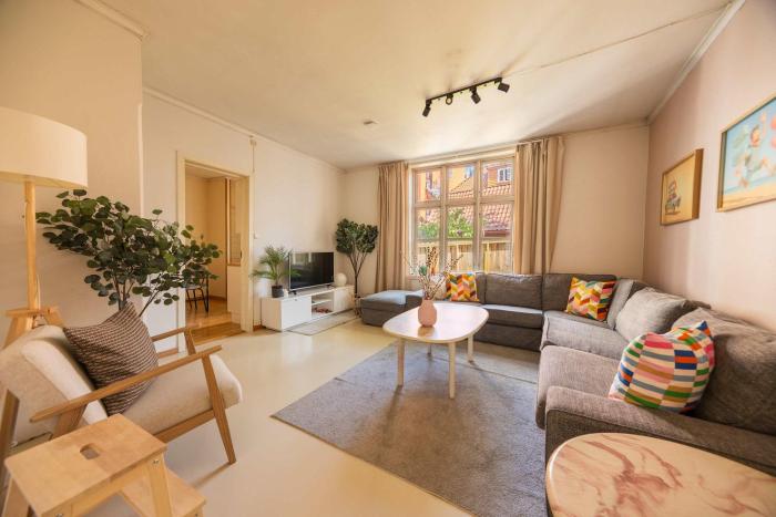 Family-Friendly Spacious 4BR near Downtown & Ocean