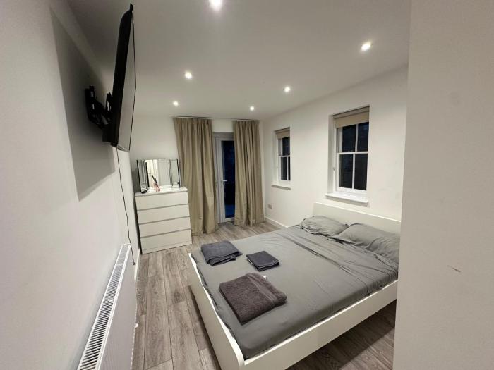 room with great access to central London