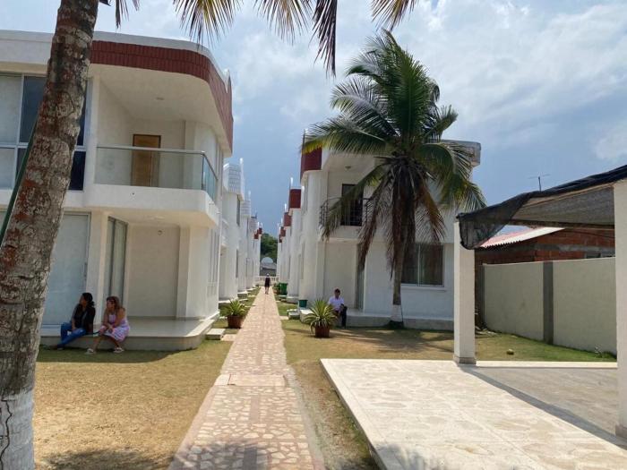 Cabaña 5 - Conjunto frente al mar con piscina