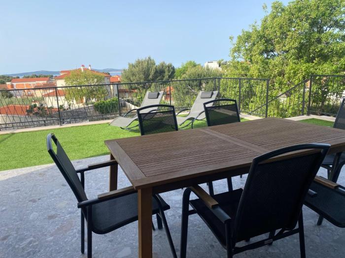 Apartments with parking space Tribunj, Vodice - 24082