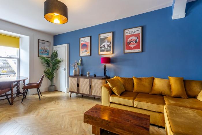 Centre Meadowside Residence