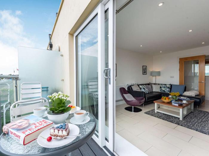 3 Bed in Tenby FB055