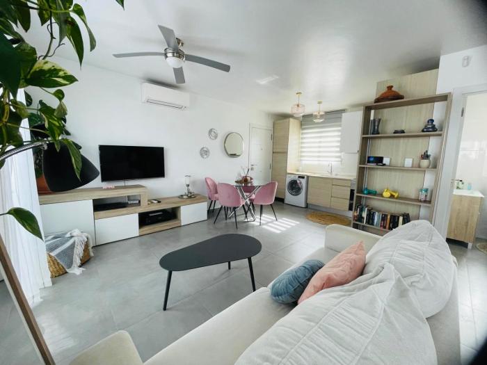 Calpe bungalow adosado piscina jardin barbacoa aire centrico moderno