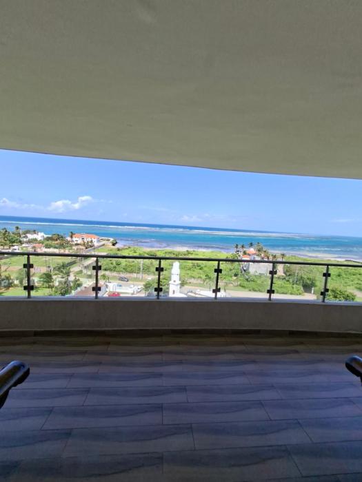 3BR Seaview Nyali Apartment with Pool & Gym