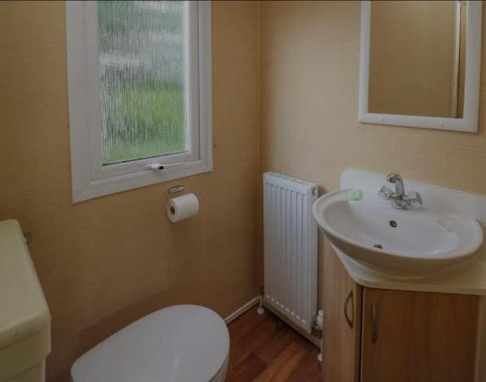 Caravan 2 - Blackmoor farm near tenby