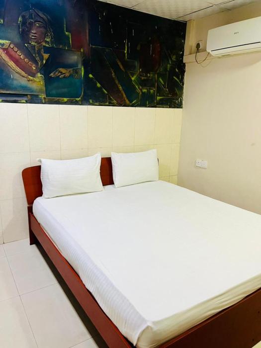 Newyork Guest House and Restaurant Colombo 06