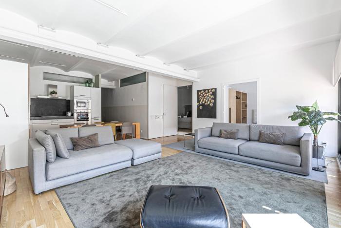 Super central 3BR apartment, spacious and bright